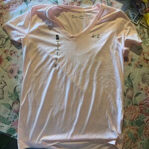 Under Armour Pale Pink V-Neck Performance Shirt Size Medoum